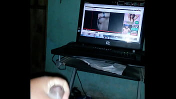 Preview 4 of Amateur Throat Martina - sacandome la leche viendo XVIDEOS