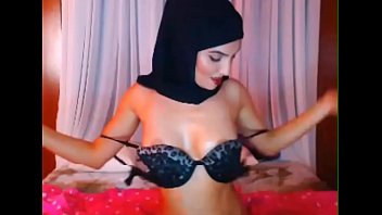 Preview 3 of Monster Oral Porno - Beautiful naked indian woman on webcam