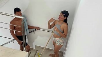 Preview 1 of Indian School Rape Xvideos - mi timida hermanastra se queda atorada en las escaleras y mi grande hermanastro le ayuda con su enorme pene
