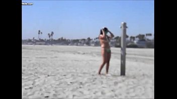 Preview 2 of Baby Be Ass - Latina gorda se exibindo na praia de nudismo