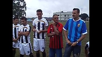 Preview 3 of Hss College Magura Sex - Rodinha de jogadores pegando no pau durante treino.