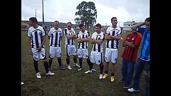 Preview 1 of Hss College Magura Sex - Rodinha de jogadores pegando no pau durante treino.