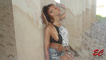 Preview 1 of Supertitten - Perilously bridge shoot