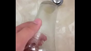 Preview 1 of Lepas Air Dlm Burit - Pissing in a glass