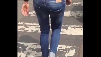 Preview 2 of Indian Cute Housewife Sex - descuido caminando