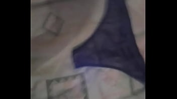 Preview 1 of Mom Son Xporn - Despues de hacer un arreglo con mi cu&ntilde_ada
