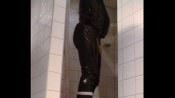 Preview 3 of Saudi Arab Xxx Videofrre - Roxina2002HornyRubberBootParade300102XXXL.MPG