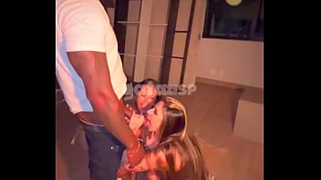 Preview 1 of Xxx Sosse - Casadas safadas e deliciosas devoraram o neg&atilde_o DOTADO BBC com os dois Cornos assistindo de camarote