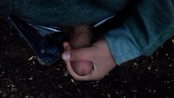 Preview 4 of Bl Hot - Masturbandose en el bosque