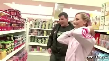 Preview 1 of Haloszoba - Teeny fickt direkt im Kaufhaus fuer ein kleines TG