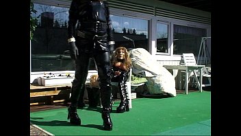 Preview 3 of Kisa Herfoot - Roxina2005KinkyGurlsInTheSun270405XXXL
