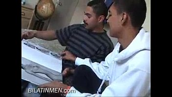 Preview 2 of X Vedeose - Latinos Curioseando