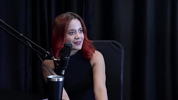 Preview 1 of Ugly Mom Huge Tits - Falou dos novos projetos,  tem fetiche de sexo anal,  o marido &eacute_ um faz tudo,  e a diferen&ccedil_a entre os porn&ocirc_s... - Bruna Ferrari (WATCH ON: SHEER/RED)