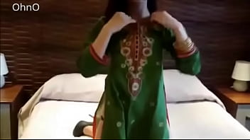 Preview 2 of Cutie Mc Videos - Indian Actress Elli Avram Leaked Video Hotel Cam 2016 You Tube - YouTube.MKV