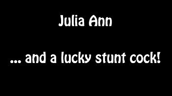 Preview 1 of Donlod Bp Xxx - Nurse Julia Ann Visits For an Oral Exam!