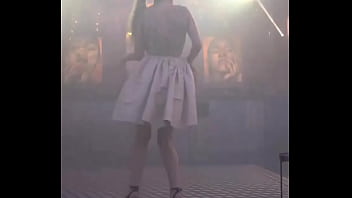 Preview 1 of Solo Jill Kelly - Do you wanna dance with me ?