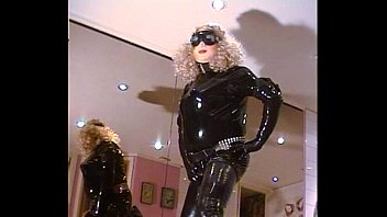 Preview 2 of Nudist Camp Dancing - Roxina2004LatexFromTopToToe160104XXL.MPG
