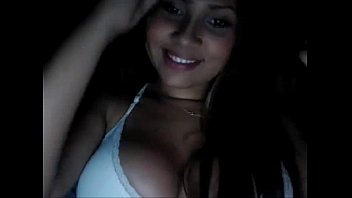 Preview 2 of Testicle Boy Crush Balls - Larissa novinha peituda - Pornolandia 1