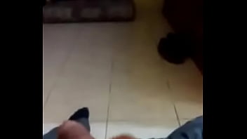 Preview 1 of Big Daddy Arab - mineiro brincando com o pau