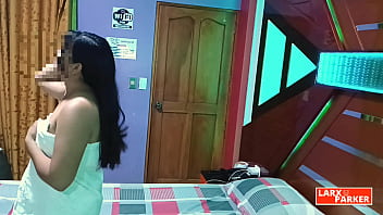 Preview 1 of Moving Xxx Ic - Room Casting 9 Esther de Chiclayo nos muestra su enorme culazo en perrito desde otro punto de vista