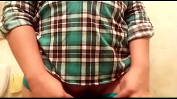 Preview 2 of Jumat - Shake that ass