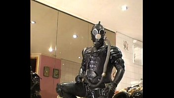 Preview 3 of Japanese Mom Sex Uncle - Roxina2005FetishBuddyWithBigCock071205XXL.MPG