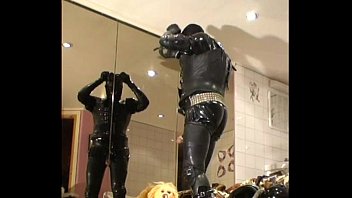 Preview 4 of Japanese Mom Sex Uncle - Roxina2005FetishBuddyWithBigCock071205XXL.MPG