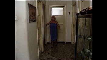Preview 2 of Arnold Boise Idaho - A blonde milf giving a blow job at home