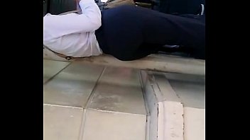 Preview 1 of Wank Car Spy Male - La rubia culona infernal (480p 30fps H264-128kbit AAC)