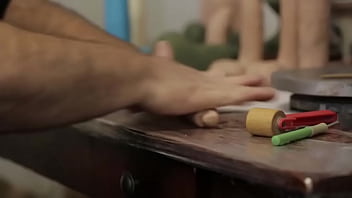 Preview 1 of Jessica Parches - B&iacute_ mật động trời trong nh&agrave_ m&aacute_y sản xuất dương vật giả