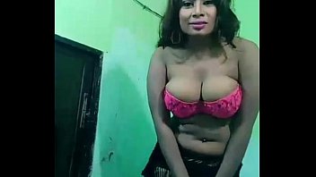 Preview 3 of Sweopaamd - Rasmi Alon Live Cam Show রেশমি এলন এর বড় দুধ Bangladeshi Model Actress Busty