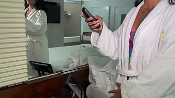 Preview 1 of All Naika Hd Xxx Video Com 2017 - O t&eacute_cnico do motel entrou no meu quarto pra consertar a TV e acabei levando 23cm no rabo