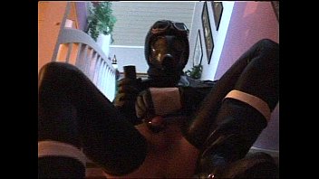 Preview 2 of Swinger Kate - Roxina2000RubberOxAHornyDay130600XXXL.MPG