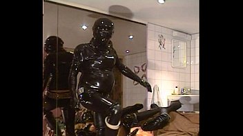 Preview 2 of Antey Pussy - Roxina2003RubberBikerCumOnBuddy090403XXXL.MPG