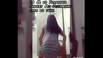 Preview 1 of And Village - GOSTOSA DANCANDO FUNK E MOSTRANDO O RABAO