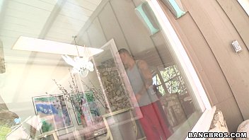 Preview 1 of Iamblackkeyshia Ig Model - Sunbathing MILF Babe
