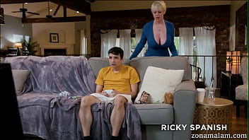 Preview 1 of Wc Spuing - Dee MILF Two Player Game