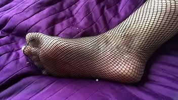 Preview 4 of Kinkraw - Cum on my feet