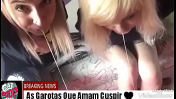 Preview 4 of Mandingo Perri - Garotas Cuspindo