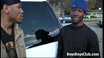 Preview 1 of Napa Iyak Dahil Virgin - White Gay Dude Has Some Manly Fun With A Black Guy 09