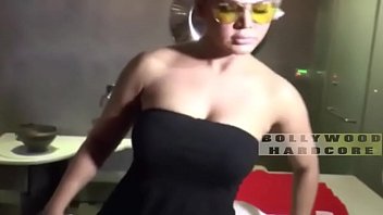 Preview 1 of Chudai Nan - Rakhi Sawant Body Massage Video !! HD