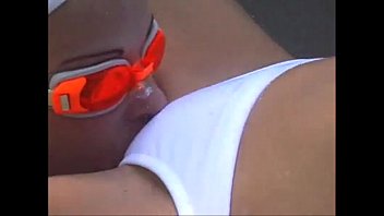 Preview 2 of Miakhalfacom Black - Sandy Knight and Daisy Duxx play with a Double Header Underwater!