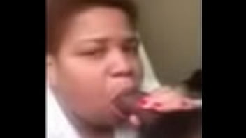 Preview 1 of Igra Kosti Na Telefon - She love sucking