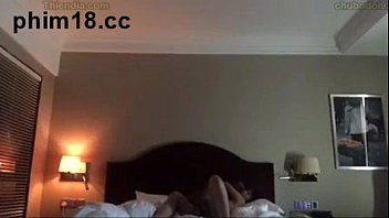 Preview 2 of Mom Shwear Son Fuck - co em hang ngon ben ban trai tay den