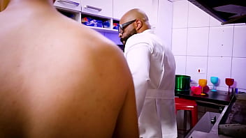 Preview 4 of 4k Porn Pics - Cozinheiro safado