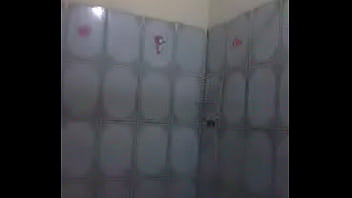 Preview 1 of Peek Poshi - Gay Passiva batendo uma