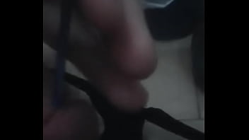 Preview 1 of Stepmom Alone Home Son - Homem enfia o cotonete no pau ( Swab on penis)