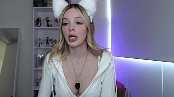 Preview 2 of Yoga Sex Mom And San - Yus Lopez nalgona en twitch