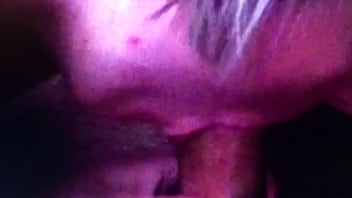 Preview 2 of Amature Woman Fuck By Neighbor - mamada en el sof&aacute_