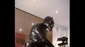 Preview 2 of Ryan Corner Xxx Movies - Roxina2003EncasedRubberAndGasmask110203XXXL.MPG